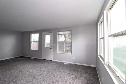 Living - 6500 Amber Ct, Mason, OH 45040 photo 3 of 7