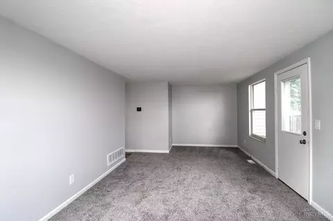 Living - 6500 Amber Ct, Mason, OH 45040 photo 2 of 7