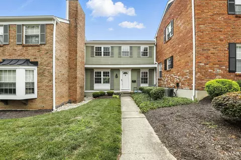 13 Applewood Dr, Fairfield, OH 45014
