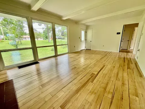 Living - 2035 Miles Rd, Cincinnati, OH 45231 photo 3 of 3