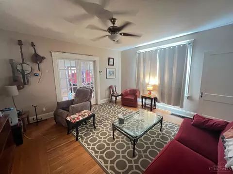 2464 Fairview Ave, Cincinnati, OH 45219 photo 2