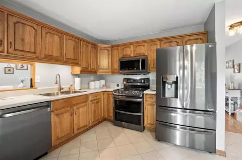 Kitchen - 10744 West Rd, Harrison, OH 45030 photo 3 of 3