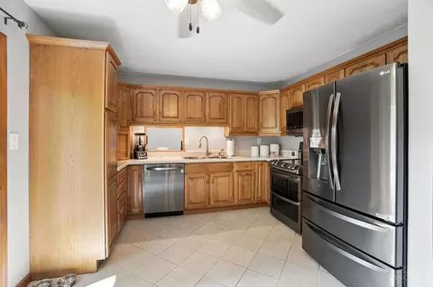 Kitchen - 10744 West Rd, Harrison, OH 45030 photo 2 of 3