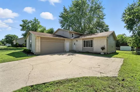 10744 West Rd, Harrison, OH 45030