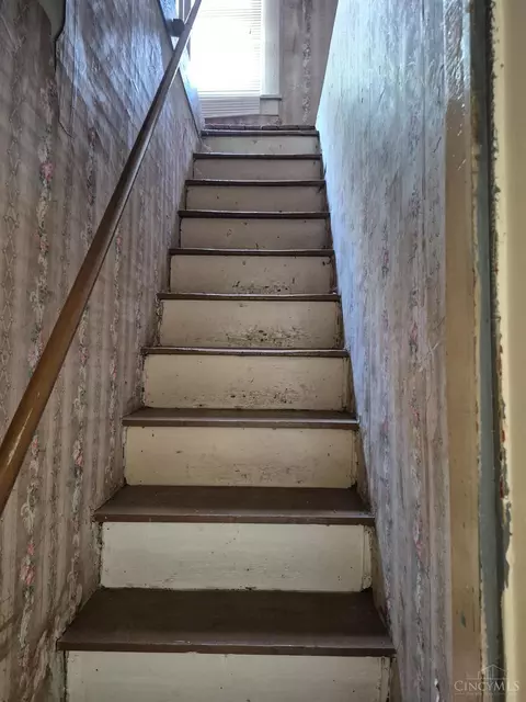 Entry Way - 406 North St, Georgetown, OH 45121 photo 2 of 2