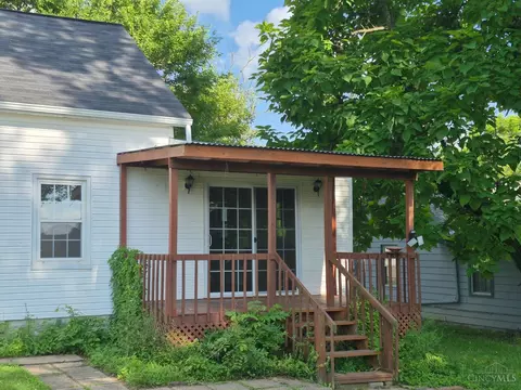 Exterior - 406 North St, Georgetown, OH 45121 photo 4 of 7