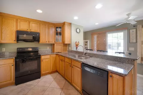2645 Devils Backbone Rd, Cincinnati, OH 45233 photo 10