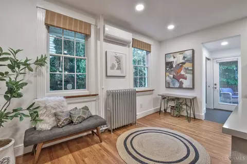 Entry Way - 1109 Fuller St, Cincinnati, OH 45202 photo 2 of 6