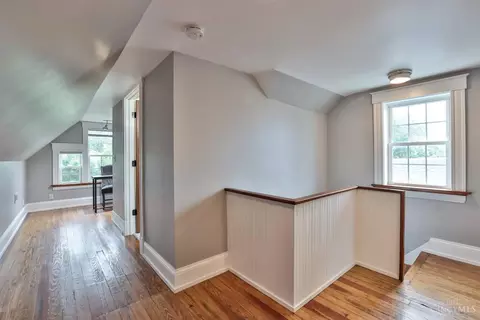 Entry Way - 1109 Fuller St, Cincinnati, OH 45202 photo 5 of 6