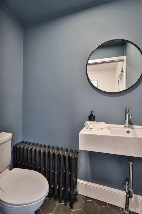 Bath - 1109 Fuller St, Cincinnati, OH 45202 photo 3 of 5