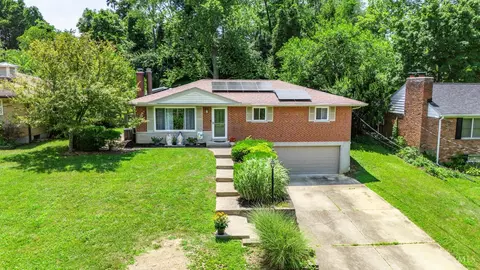 2193 Carlsbory Dr, Cincinnati, OH 45231 photo 2