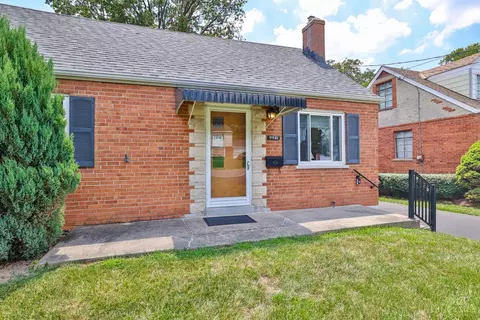 4481 Hunt Rd, Blue Ash, OH 45242 photo 3