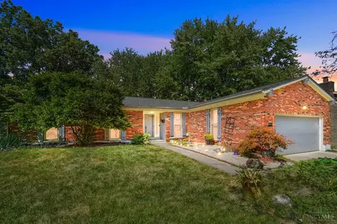 1721 Stonehouse Ln, Cincinnati, OH 45255