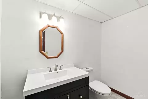 Bath - 3743 Centurion Dr, Cincinnati, OH 45211 photo 2 of 3