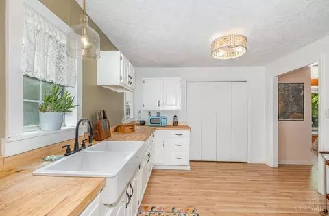 Kitchen - 13970 Sinking Spring Rd, Peebles, OH 45660 photo 5 of 5