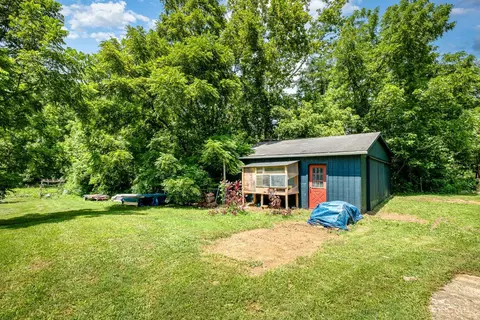 Exterior - 13970 Sinking Spring Rd, Peebles, OH 45660 photo 7 of 12