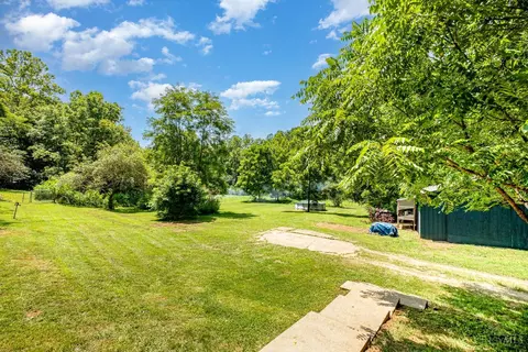 Exterior - 13970 Sinking Spring Rd, Peebles, OH 45660 photo 9 of 12