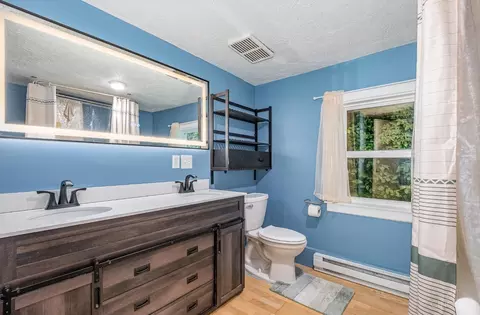 Bath - 13970 Sinking Spring Rd, Peebles, OH 45660 photo 1 of 1
