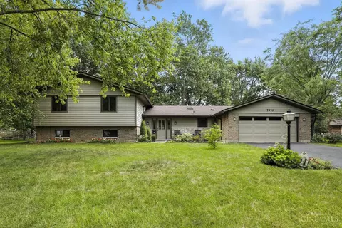 7970 Oak Ct, Centerville, OH 45458