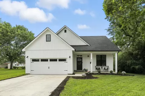 466 Charity St, Bethel, OH 45106
