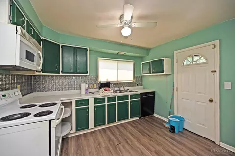 Kitchen - 3513 Fyffe Ave, Cincinnati, OH 45211 photo 2 of 5