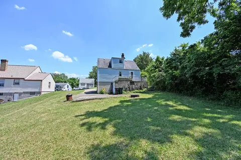 Exterior - 3513 Fyffe Ave, Cincinnati, OH 45211 photo 11 of 13