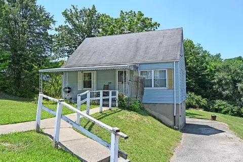 Exterior - 3513 Fyffe Ave, Cincinnati, OH 45211 photo 2 of 13
