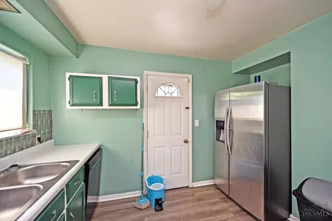 Kitchen - 3513 Fyffe Ave, Cincinnati, OH 45211 photo 5 of 5