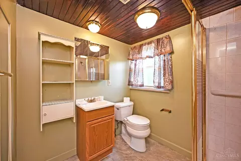Bath - 3513 Fyffe Ave, Cincinnati, OH 45211 photo 4 of 5