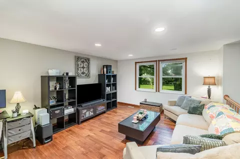 Living - 8770 Simpson Ct, Mason, OH 45040 photo 2 of 2