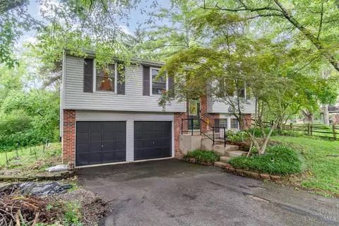 8770 Simpson Ct, Mason, OH 45040