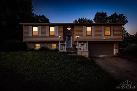 446 Emerald Woods Dr, Oxford, OH 45056