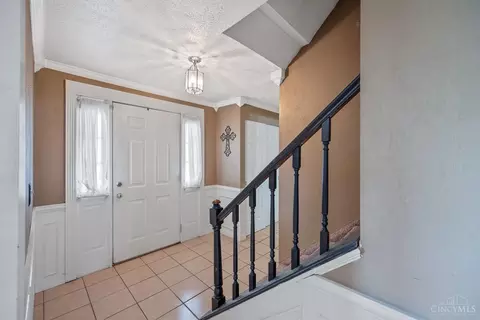 800 Cedarhill Dr, Cincinnati, OH 45240 photo 8