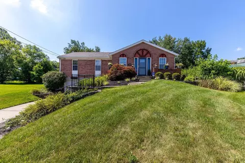 2251 Fairgreen Dr, Cincinnati, OH 45238