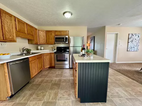 Kitchen - 1465 Broadview Ct, Mason, OH 45040 photo 4 of 8