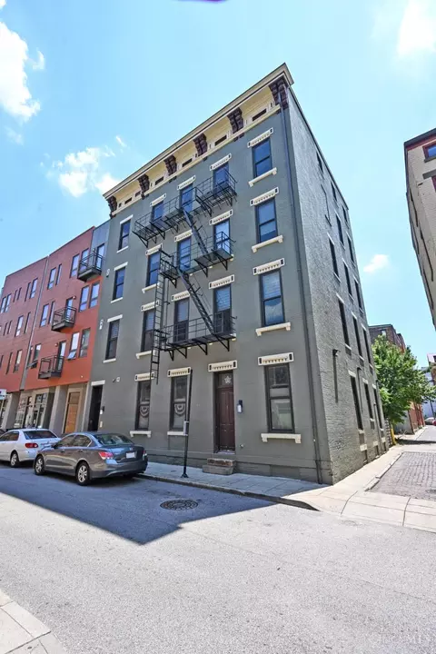 27 Mercer St, Cincinnati, OH 45202