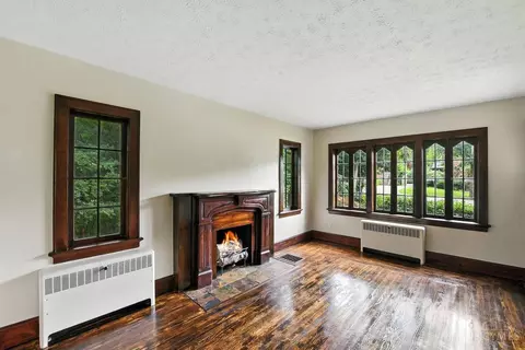 Living - 3369 Meyer Pl, Cincinnati, OH 45211 photo 5 of 7