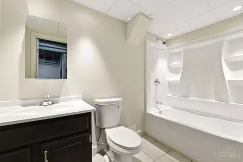Bath - 3369 Meyer Pl, Cincinnati, OH 45211 photo 1 of 3