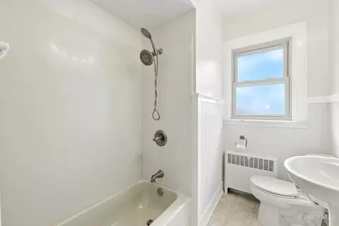Bath - 3369 Meyer Pl, Cincinnati, OH 45211 photo 2 of 3