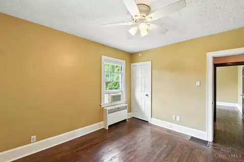 Bedroom - 3369 Meyer Pl, Cincinnati, OH 45211 photo 7 of 11