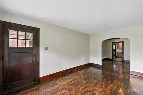 Living - 3369 Meyer Pl, Cincinnati, OH 45211 photo 1 of 7