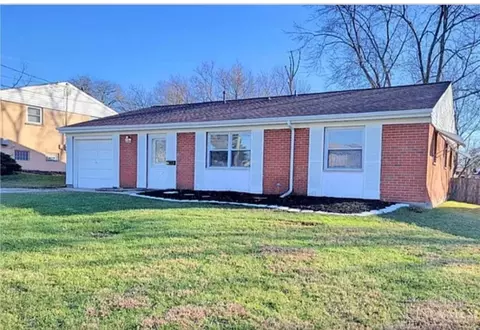 933 Kemper Rd, Forest Park, OH 45240