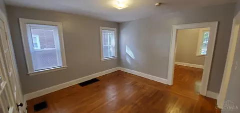Living - 1026 Schiff Ave, Cincinnati, OH 45205 photo 4 of 5