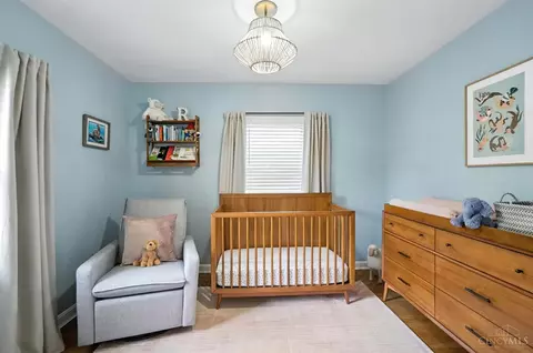Bedroom - 4101 Sherel Ln, Cincinnati, OH 45209 photo 4 of 8