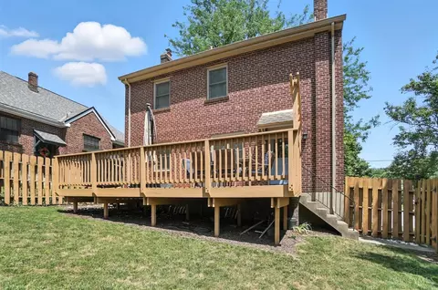 Exterior - 4101 Sherel Ln, Cincinnati, OH 45209 photo 10 of 17