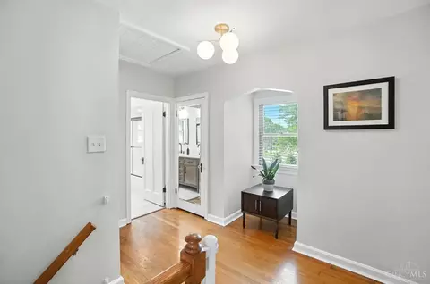 Entry Way - 4101 Sherel Ln, Cincinnati, OH 45209 photo 5 of 11