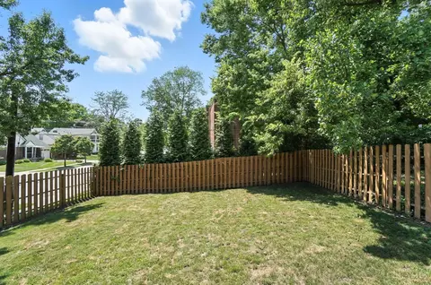 Exterior - 4101 Sherel Ln, Cincinnati, OH 45209 photo 16 of 17