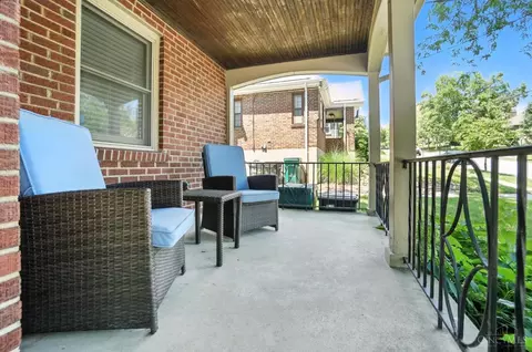 Exterior - 4101 Sherel Ln, Cincinnati, OH 45209 photo 3 of 17
