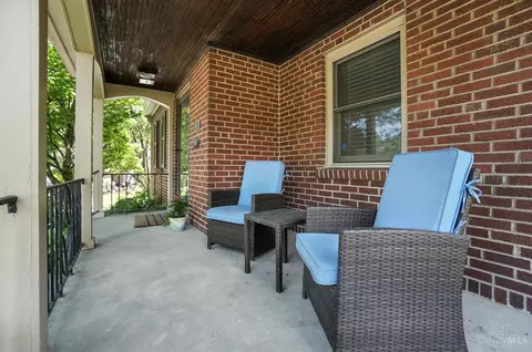 Exterior - 4101 Sherel Ln, Cincinnati, OH 45209 photo 4 of 17