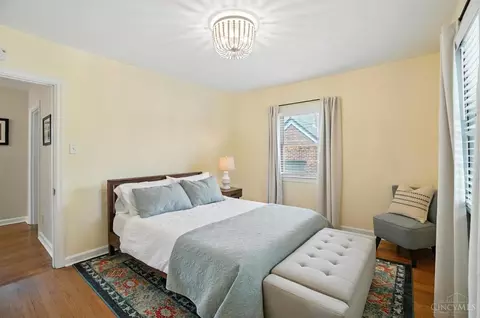 Bedroom - 4101 Sherel Ln, Cincinnati, OH 45209 photo 6 of 8